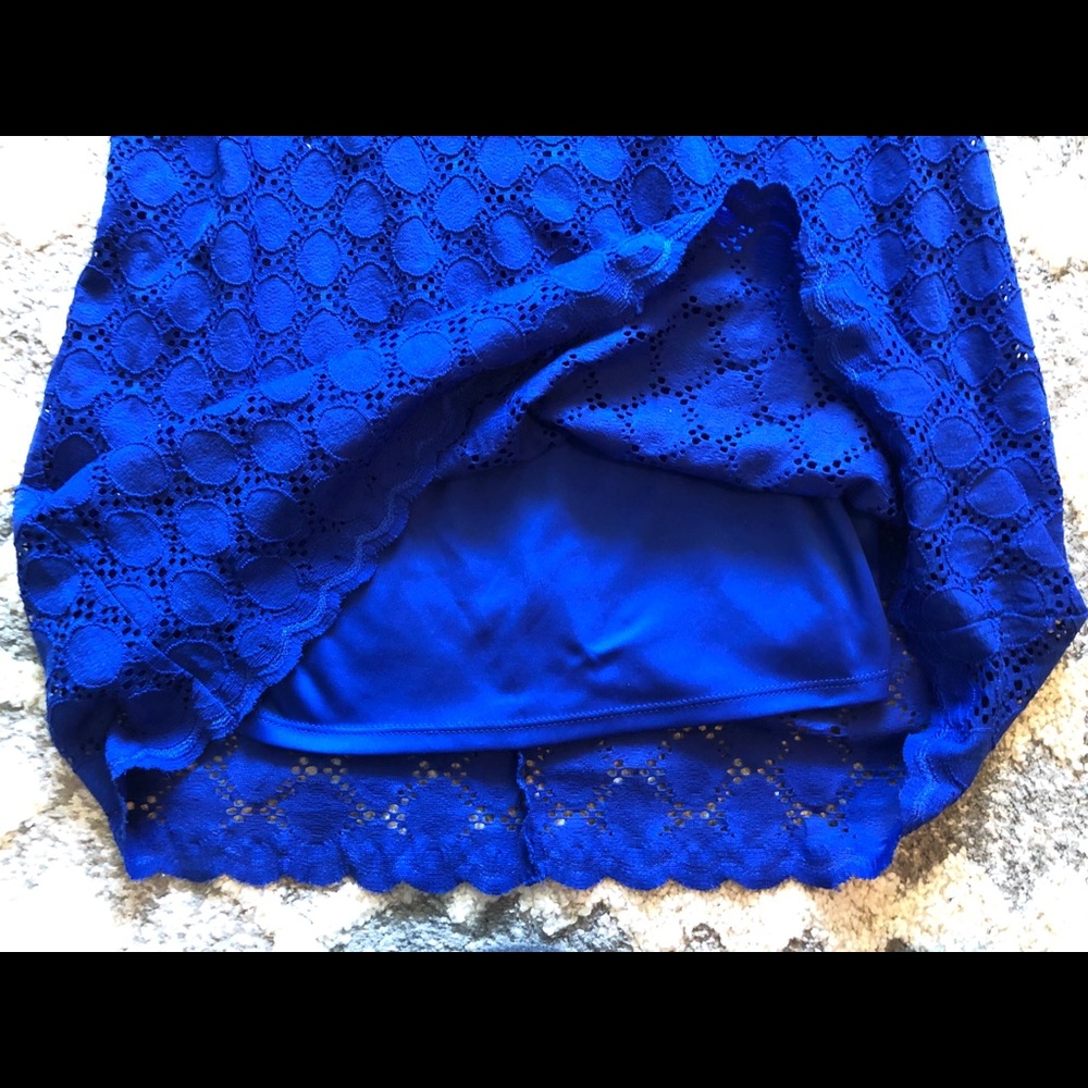 Ronni Nicole Royal Blue Lace Shift Dress - Picture 4 of 7